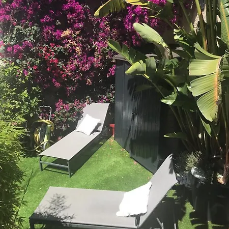 A Pieds アパート